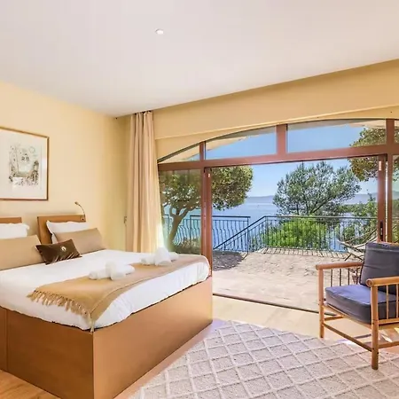 Dream Prestige, Pool Sea