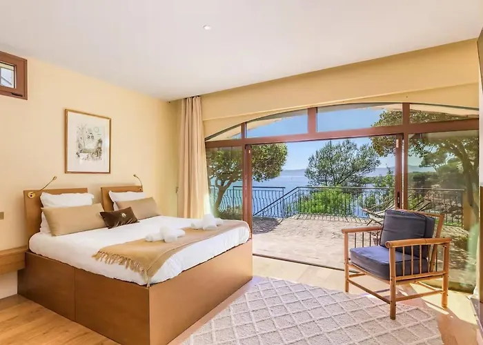 Dream Prestige, Pool Sea